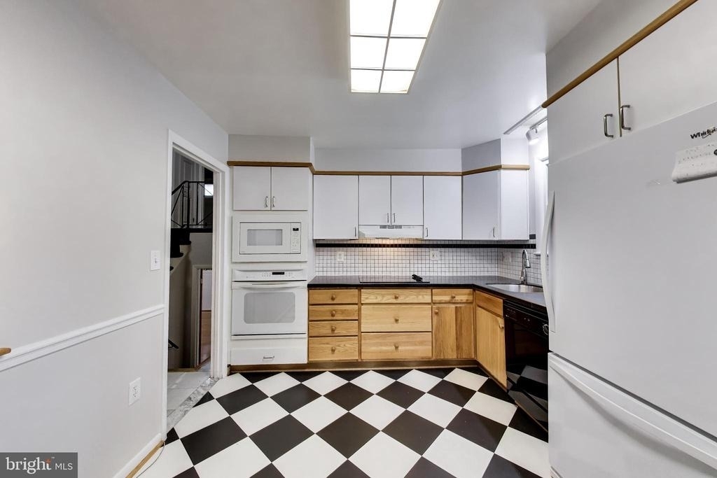 3510 Marlbrough Way - Photo 14