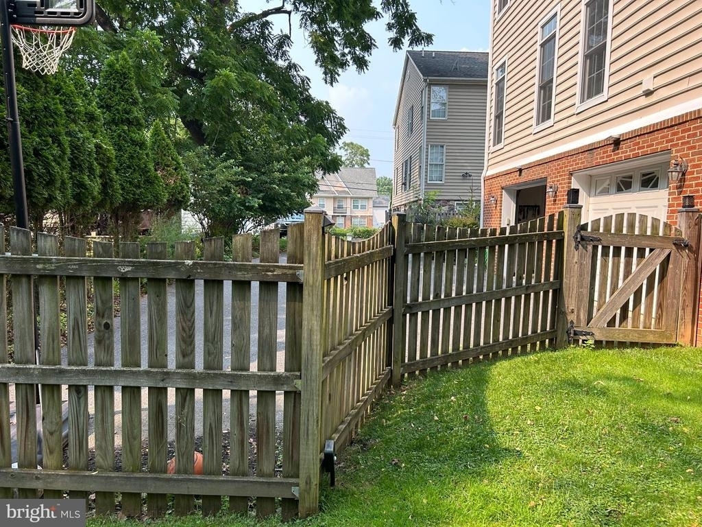 202 Martins Lane - Photo 32