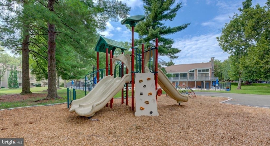 18202 Chalet Drive - Photo 3