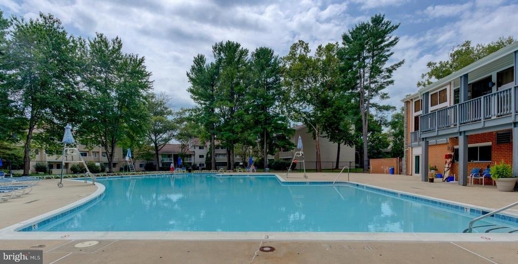 18202 Chalet Drive - Photo 2
