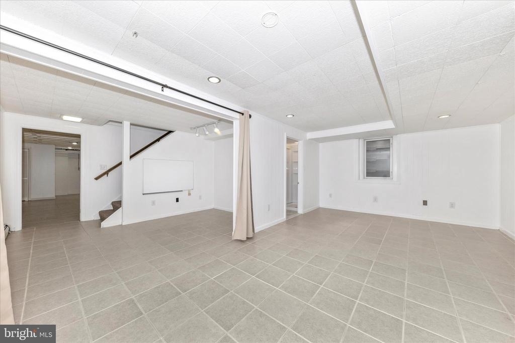 9504 Veirs Drive - Photo 36