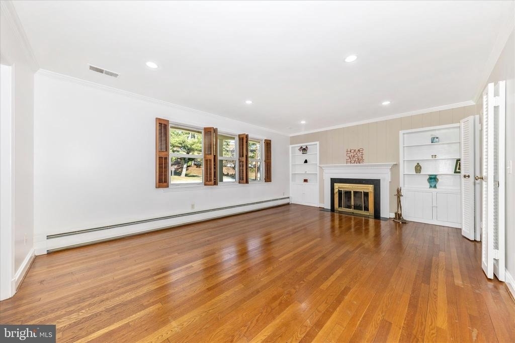 9504 Veirs Drive - Photo 13