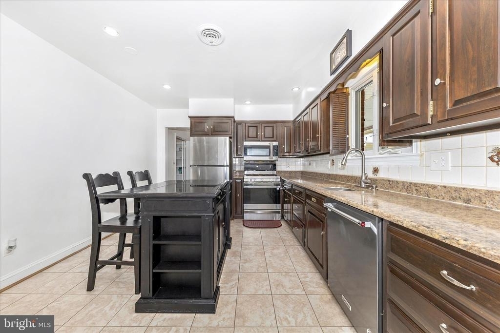 9504 Veirs Drive - Photo 10