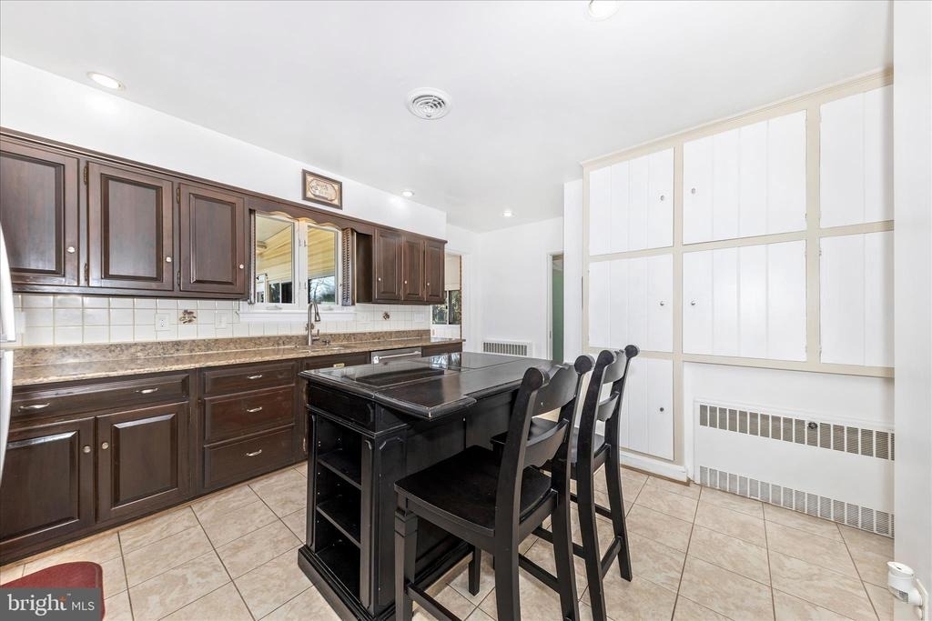 9504 Veirs Drive - Photo 4