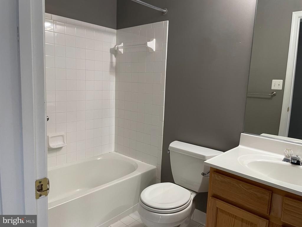 313 Cross Green Street - Photo 15