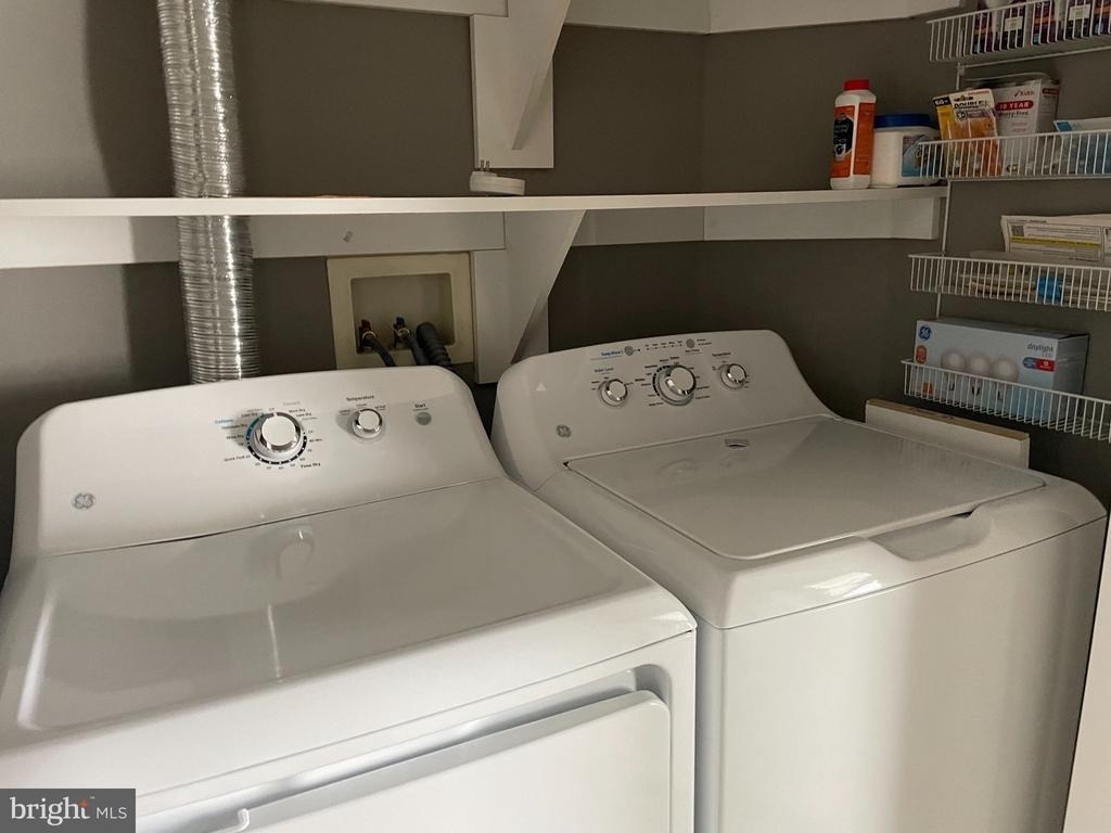 313 Cross Green Street - Photo 18