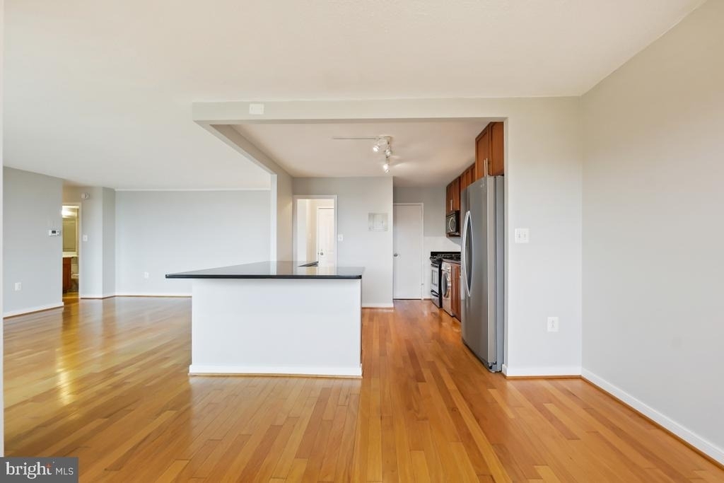 7333 New Hampshire Avenue - Photo 9