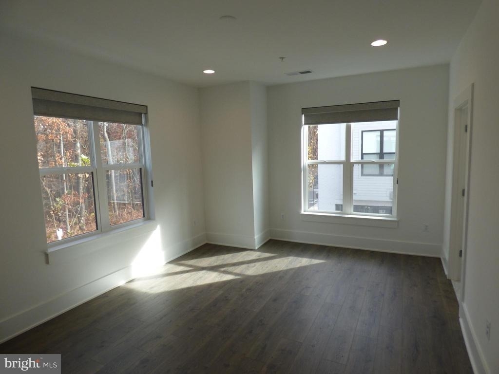 11360 Emerald Park Road - Photo 16