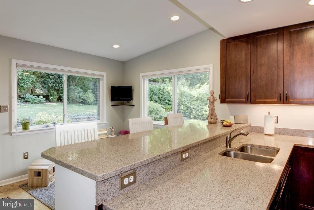 9407 Crosby Road - Photo 9