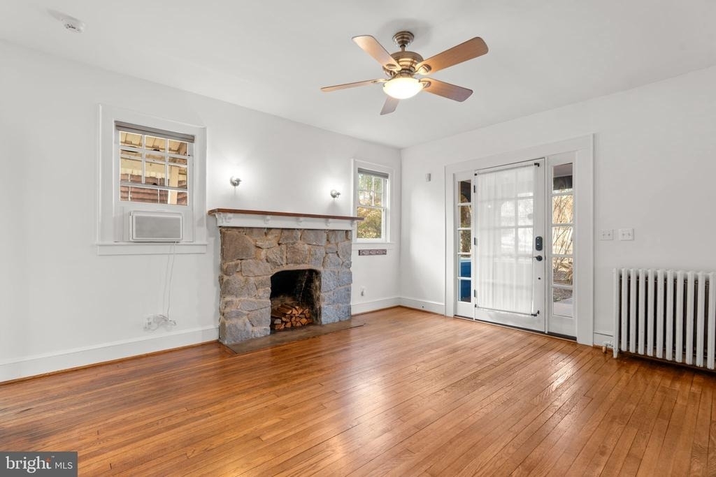 7413 Maple Avenue - Photo 3