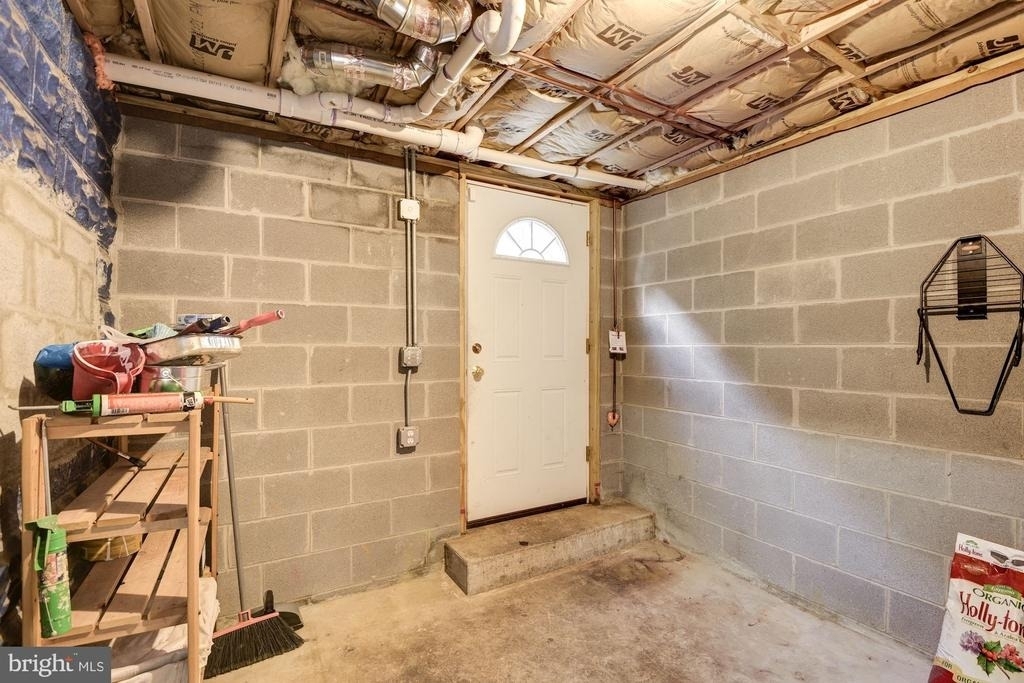 7413 Maple Avenue - Photo 32