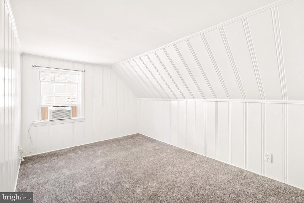 9314 Wire Avenue - Photo 22