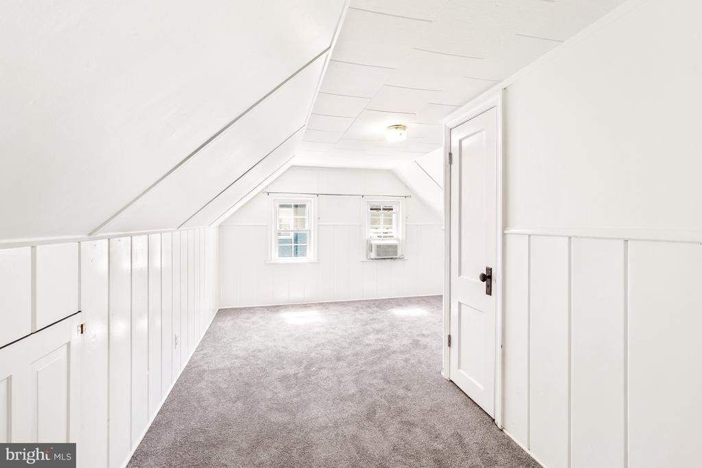 9314 Wire Avenue - Photo 20