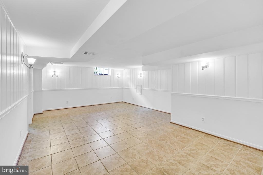 9314 Wire Avenue - Photo 23