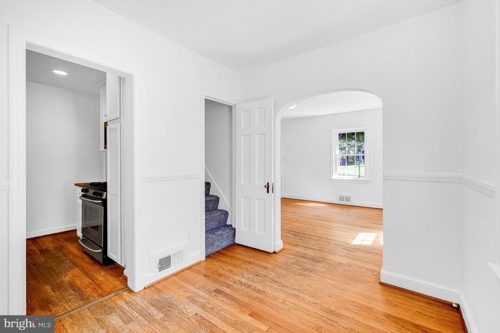 9314 Wire Avenue - Photo 13