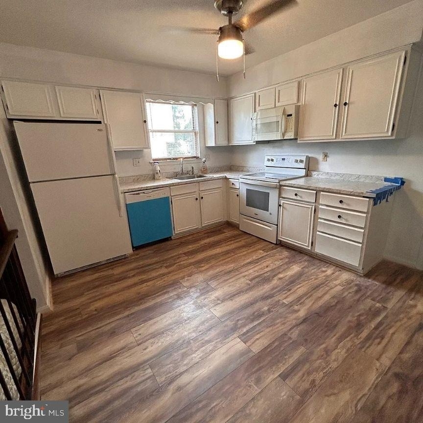 7913 Red Jacket Way - Photo 3