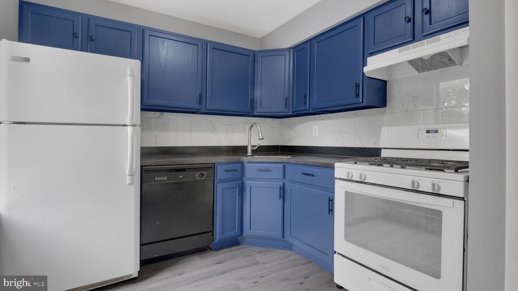 9653 Whiteacre Road - Photo 1