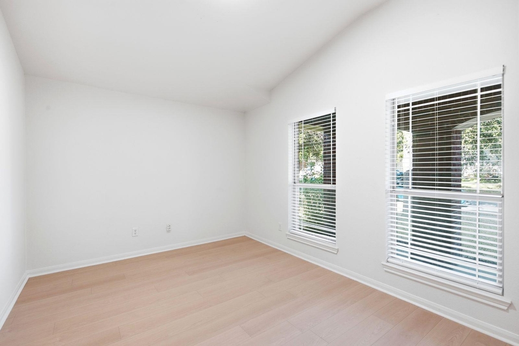 744 Bent Wood Pl - Photo 3