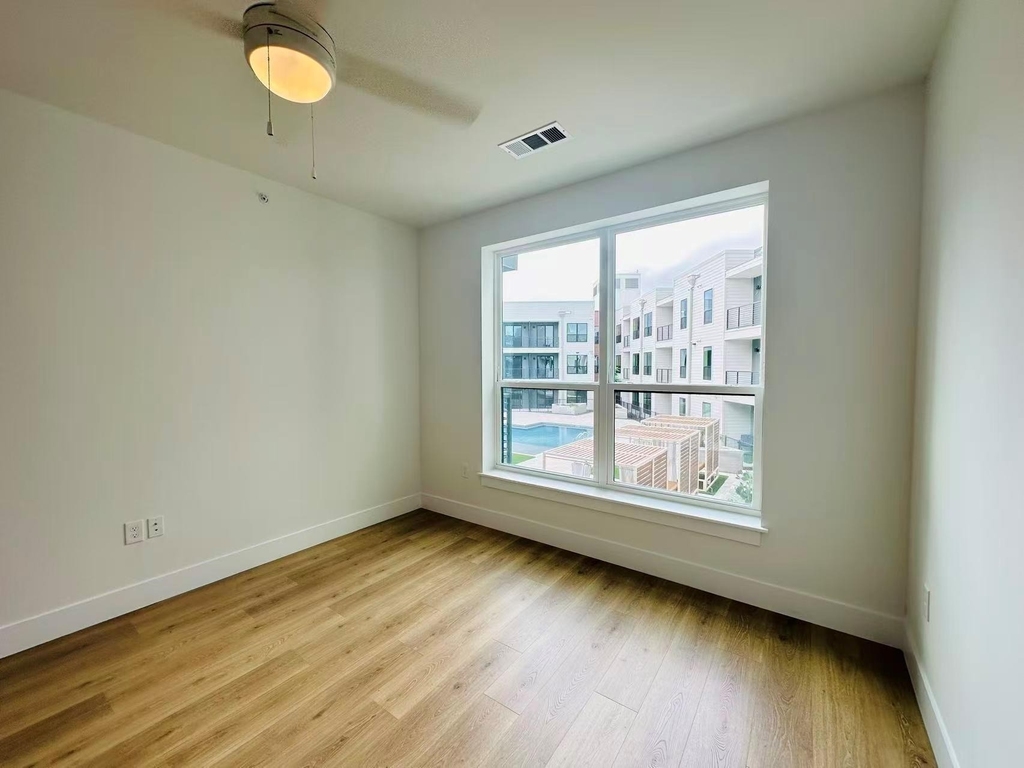 1701 Simond Ave Ne - Photo 13