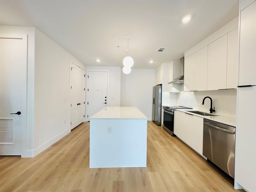 1701 Simond Ave Ne - Photo 7