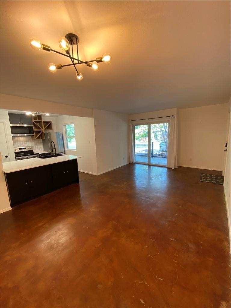 2119 Oxford Ave - Photo 1