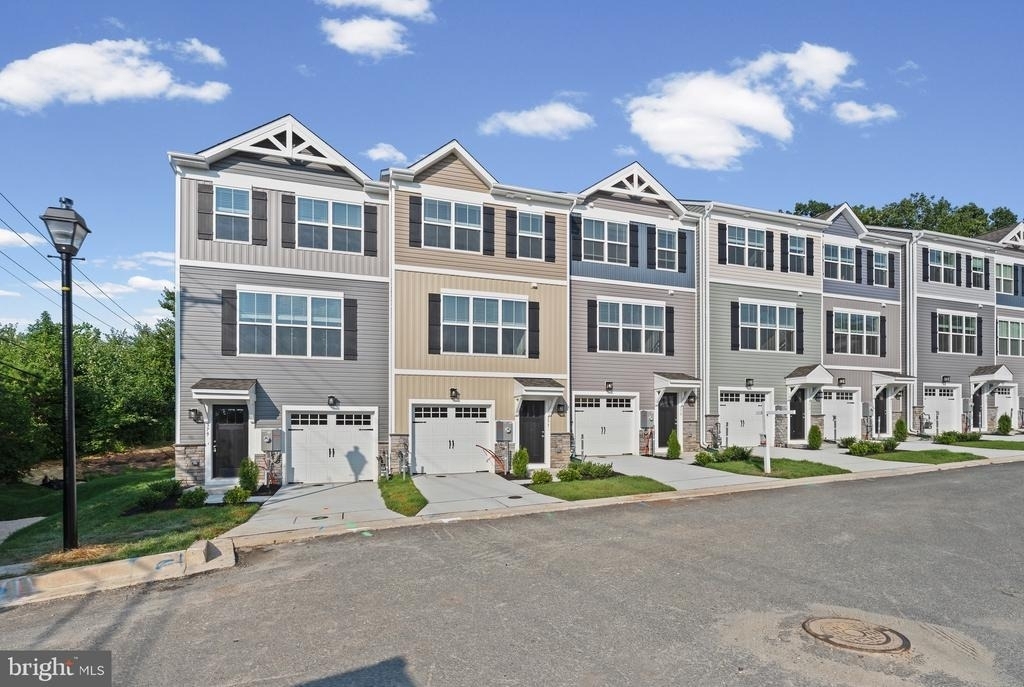 377 Tumblers Way - Photo 1
