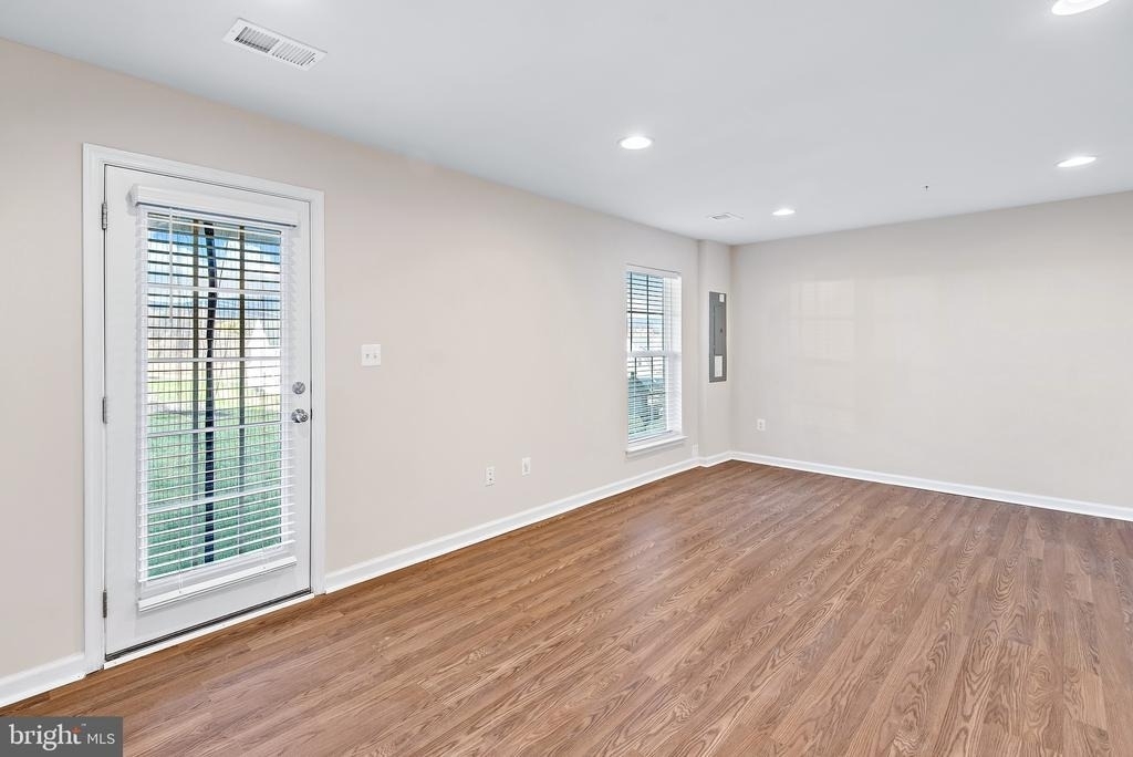 1549 Wilmer Park Lane - Photo 4