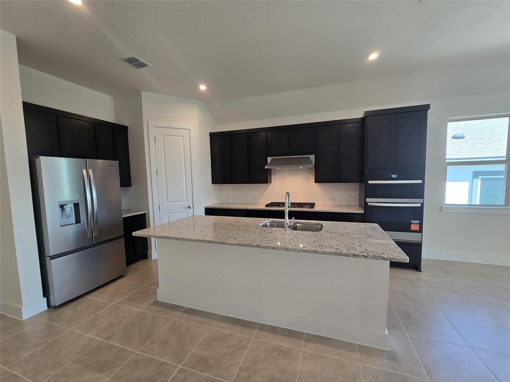 8512 Red Bottle Brush Rd - Photo 2