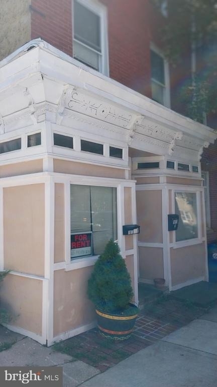 1813 Pratt Street - Photo 1