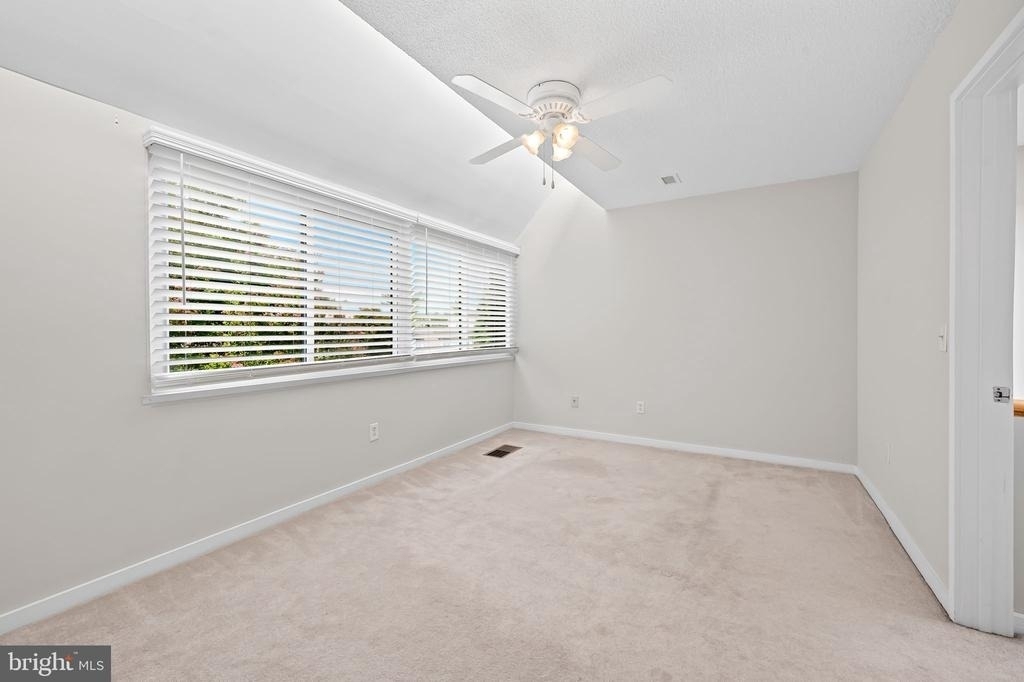 2302 Wineberry Terrace - Photo 27