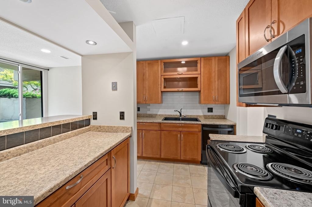 2302 Wineberry Terrace - Photo 14