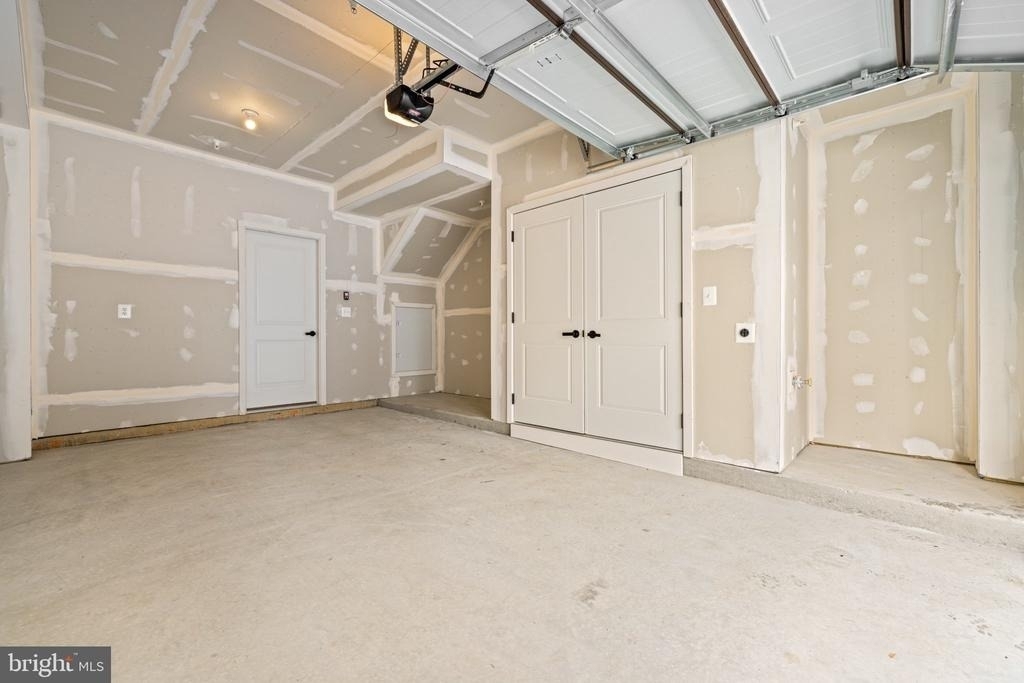 828 Watts Street - Photo 8