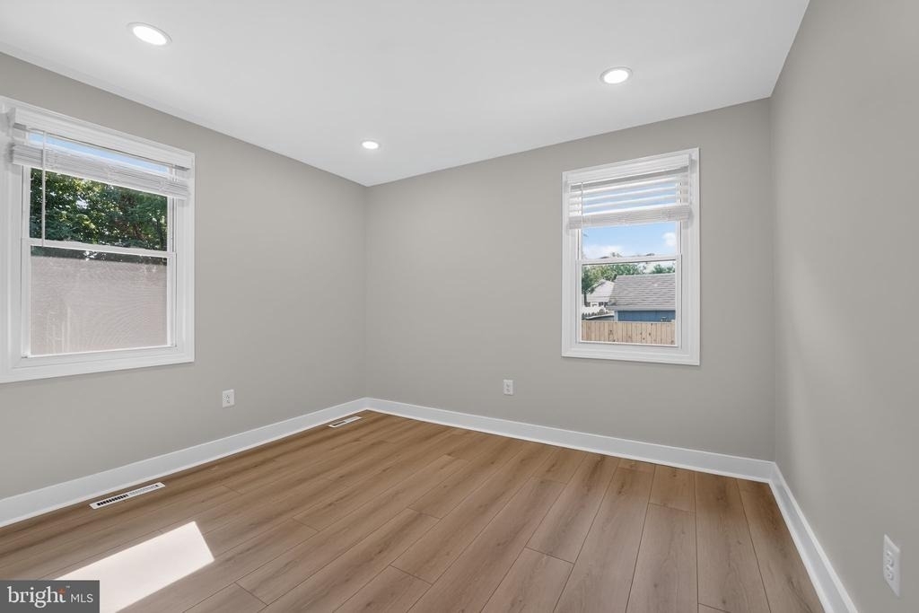 921 Central Street - Photo 15