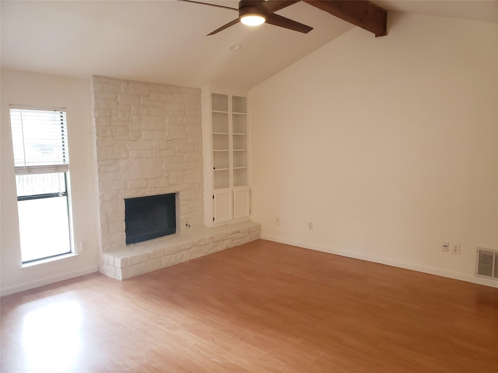 404 Oakridge Pass - Photo 2