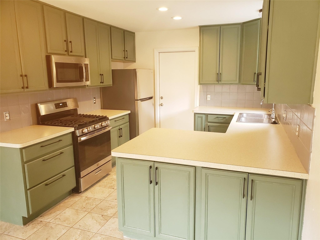 404 Oakridge Pass - Photo 7