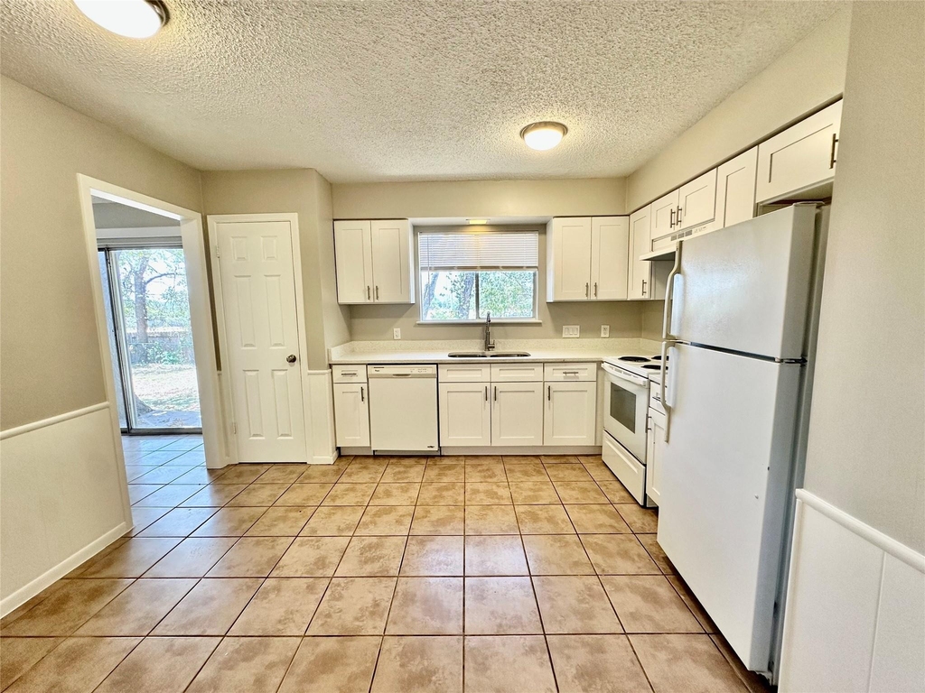 12310 Willow Wild Dr - Photo 11