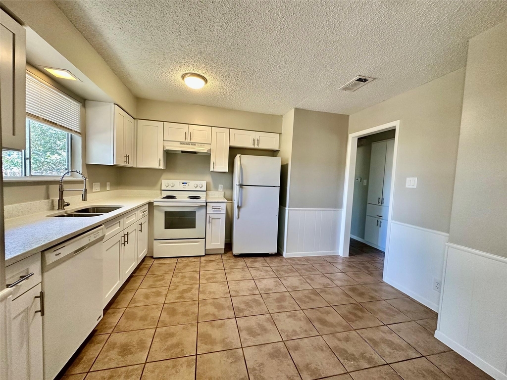 12310 Willow Wild Dr - Photo 9