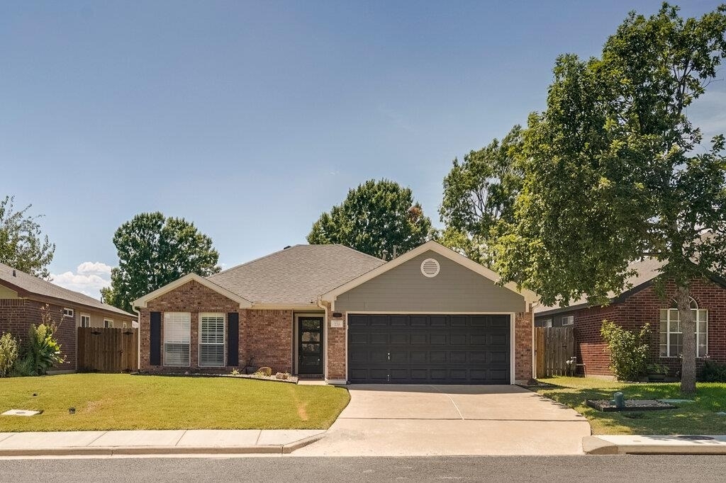 226 Claris Ln - Photo 0