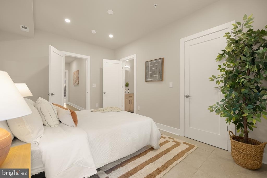 1128 Morse Street Ne - Photo 18