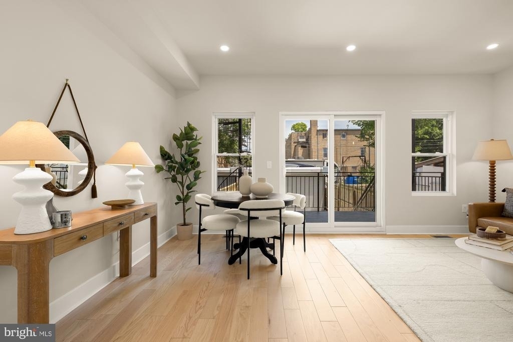 1128 Morse Street Ne - Photo 3