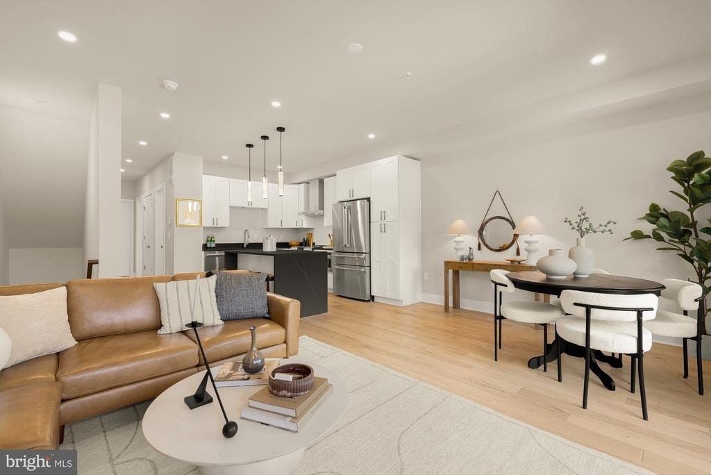 1128 Morse Street Ne - Photo 4