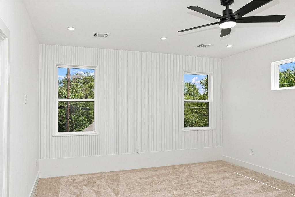 1500 Sylvan Glade - Photo 7