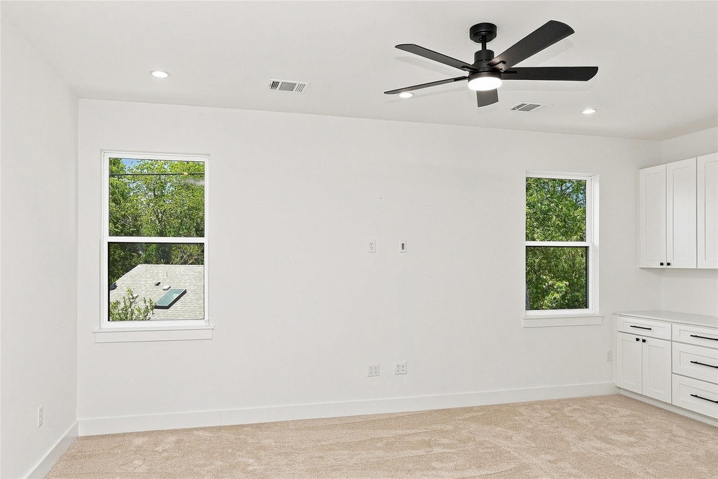 1500 Sylvan Glade - Photo 5