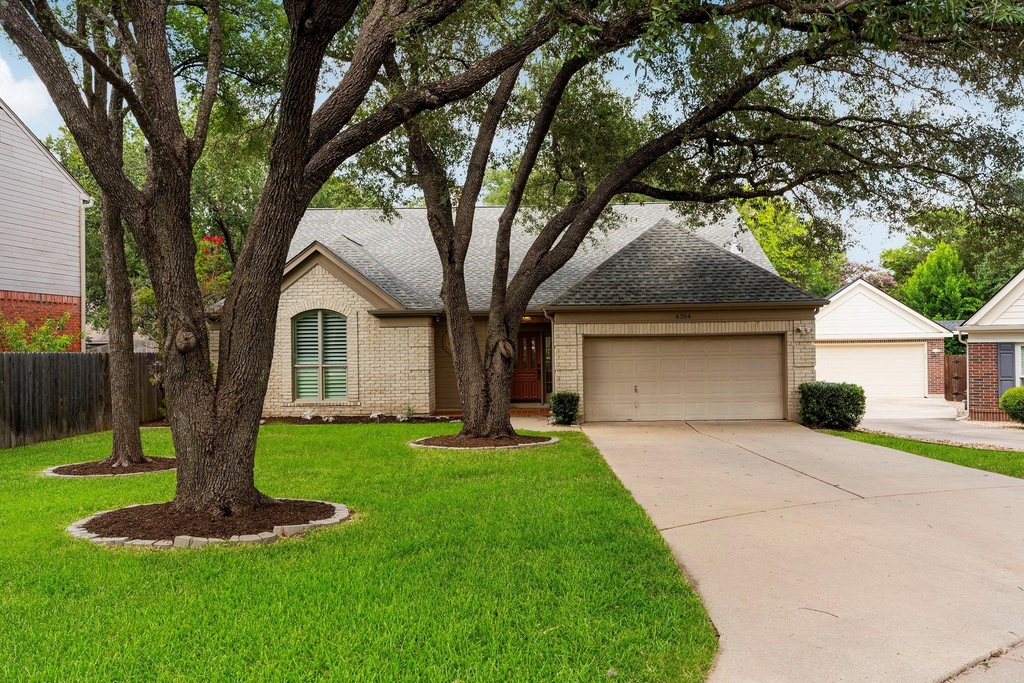 6304 Walebridge Ln - Photo 0