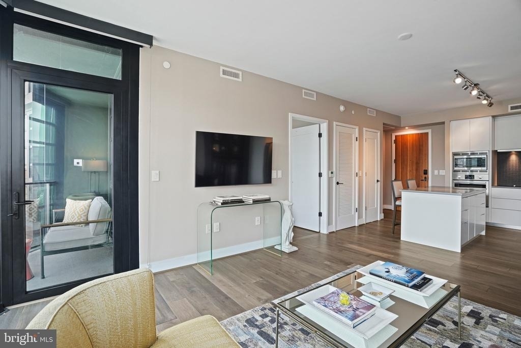 1300 4th Street Se - Photo 3