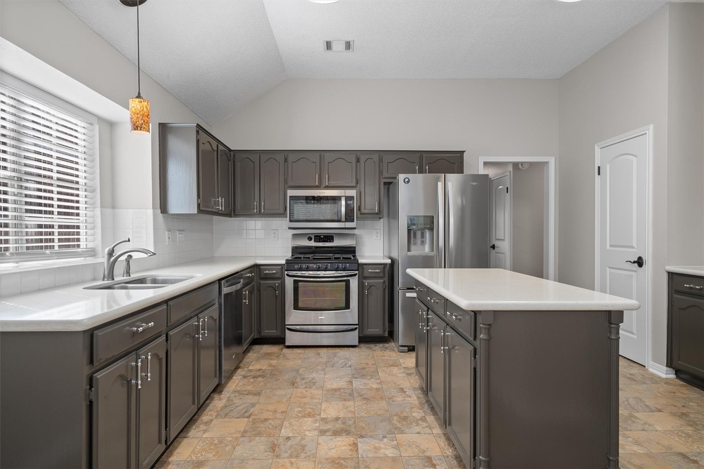 3503 Latimer Dr - Photo 10
