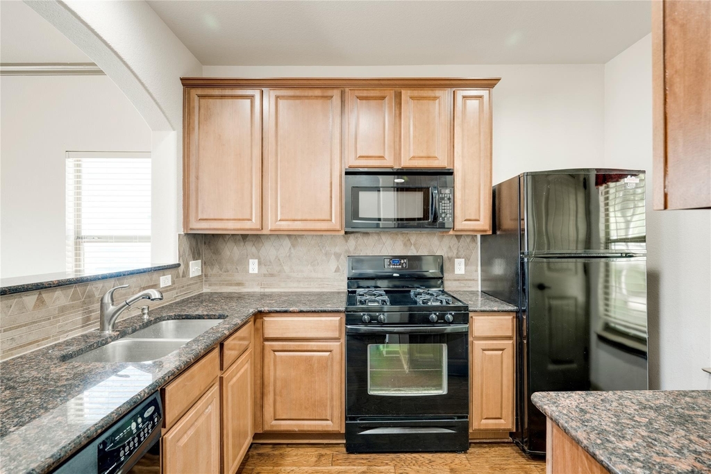 483 Mcgarity - Photo 8