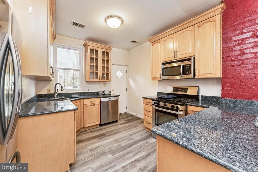 725 Florida Avenue Ne - Photo 9