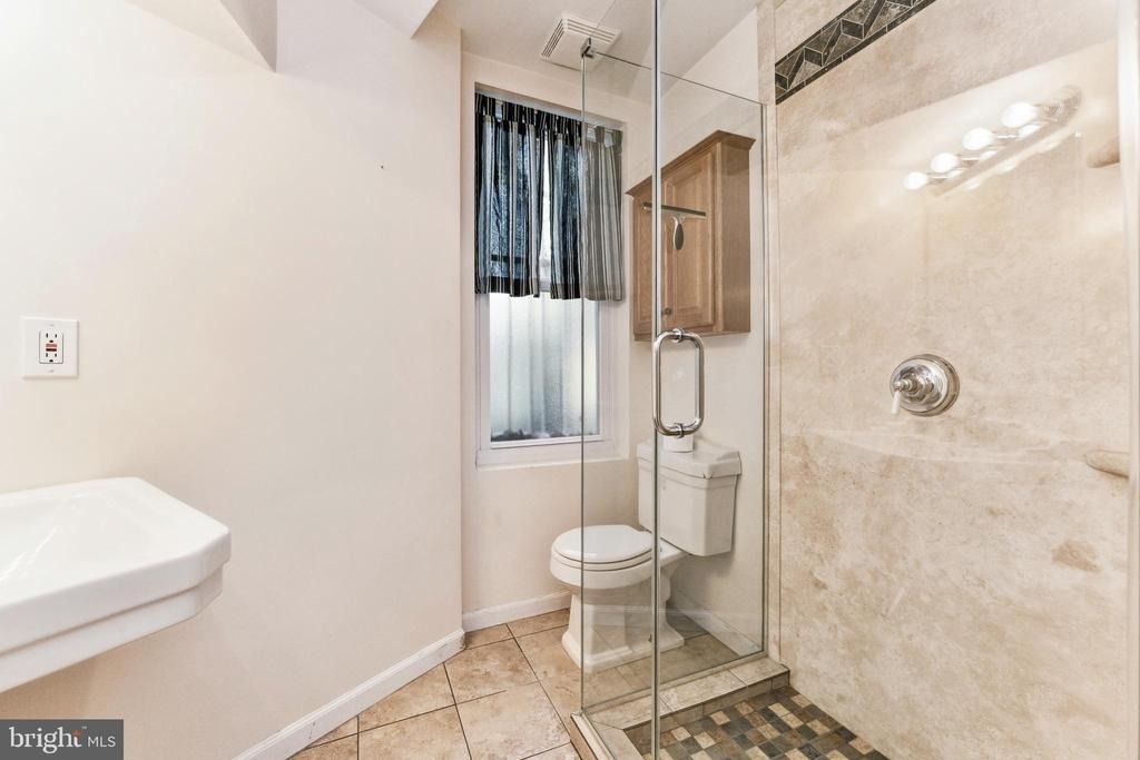 725 Florida Avenue Ne - Photo 15