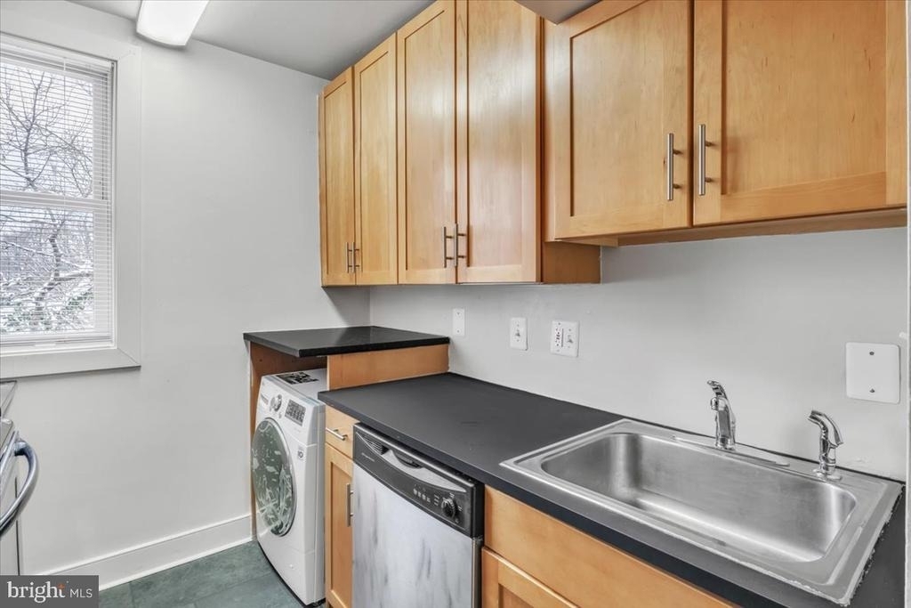 2850 Hartford Street Se - Photo 3